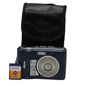 Nikon Coolpix L 18 Blue Digital Camera 8MP W/ Case & 4GB Card Tested Works Great